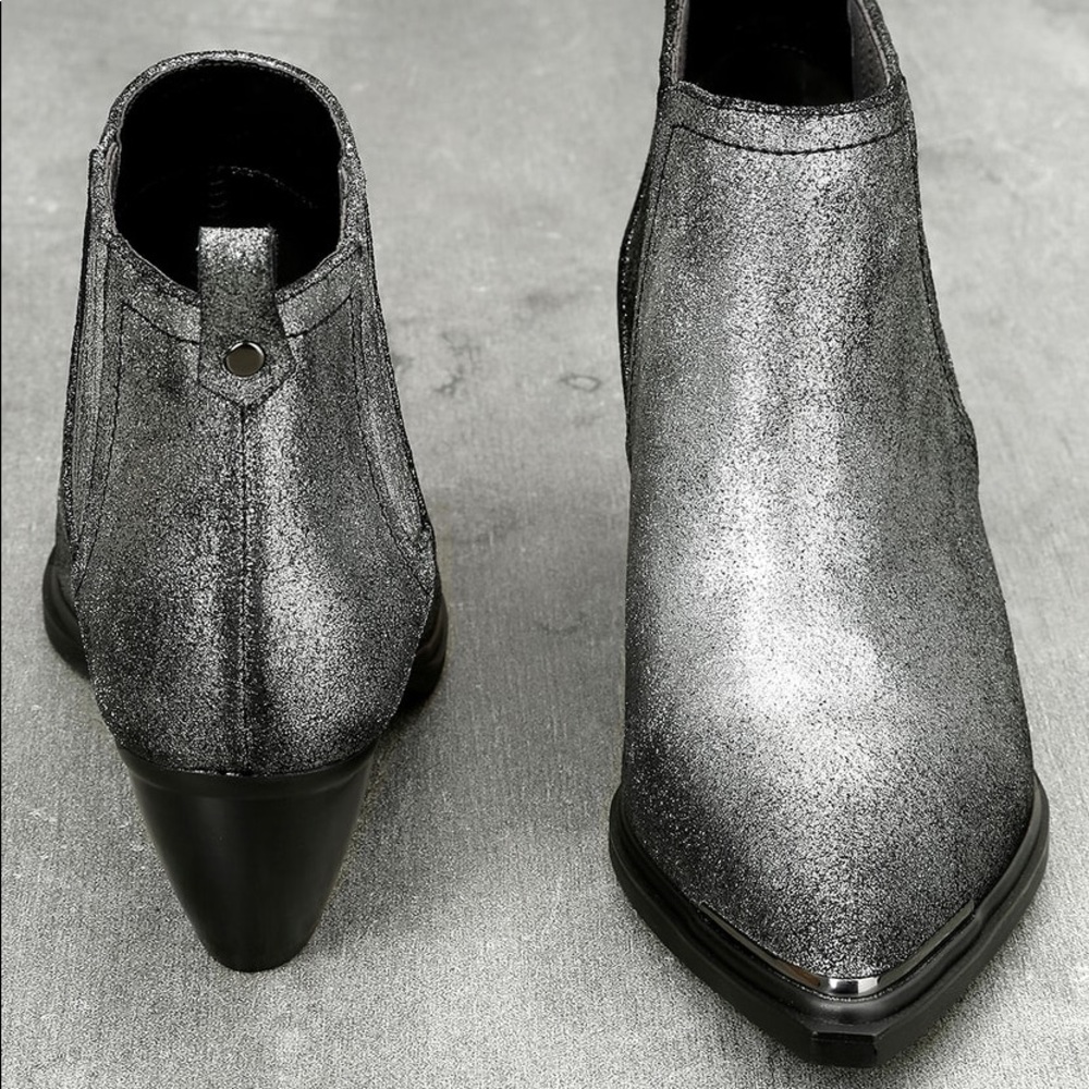 NIB Boho Pointy Toe Metallic Leather Ankle Bootie - Picture 3 of 4